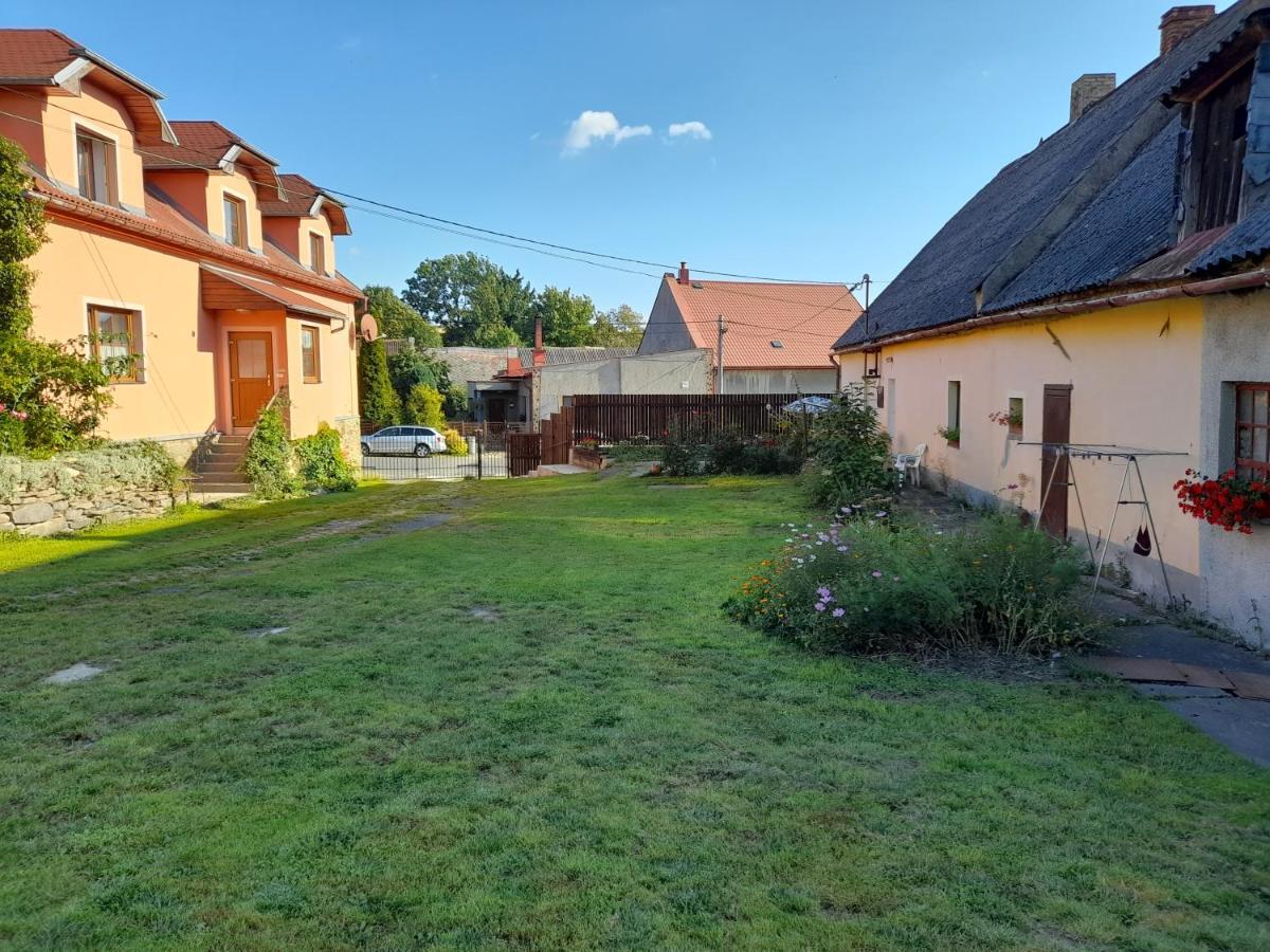 Ubytovani U Machalu Villa Leskovec Nad Moravici Exterior foto